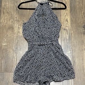 Women’s Abercrombie High Neck Romper Size L